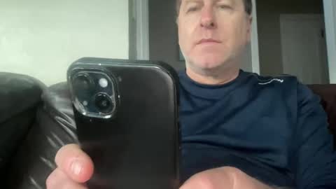 Snapshot of toggaman chatting on January 2, 11:06 pm Joshua1983 online show from January 2, 11:06 pm