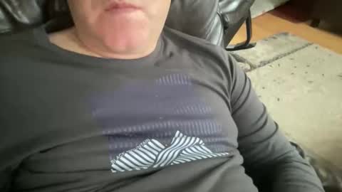 Snapshot of toggaman chatting on November 22, 6:07 pm Joshua1983 online show from November 22, 6:07 pm