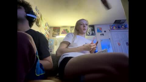 Snapshot of tohottohandletocoldtohold chatting on February 27, 4:23 am tohottohandletocoldtohold online show from February 27, 4:23 am