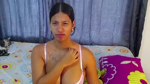 Adela y juan online show from June 9, 9:15 pm