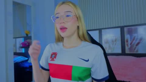 Snapshot of tokyoluu chatting on September 23, 10:24 pm tokyoluu online show from September 23, 10:24 pm