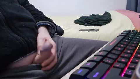 Snapshot of toloneo1 chatting on February 3, 8:36 pm toloneo1 online show from February 3, 8:36 pm