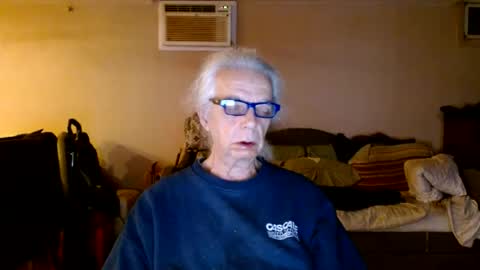Snapshot of tom112292014 chatting on December 16, 5:06 am tom112292014 online show from December 16, 5:06 am