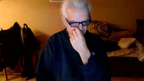 Snapshot of tom112292014 chatting on December 27, 12:56 pm tom112292014 online show from December 27, 12:56 pm