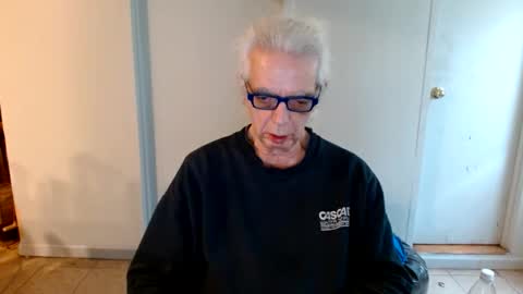 Snapshot of tom112292014 chatting on December 29, 3:03 pm tom112292014 online show from December 29, 3:03 pm