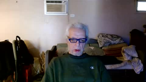 Snapshot of tom112292014 chatting on January 9, 6:15 pm tom112292014 online show from January 9, 6:15 pm