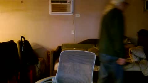 Snapshot of tom112292014 chatting on January 10, 2:04 am tom112292014 online show from January 10, 2:04 am