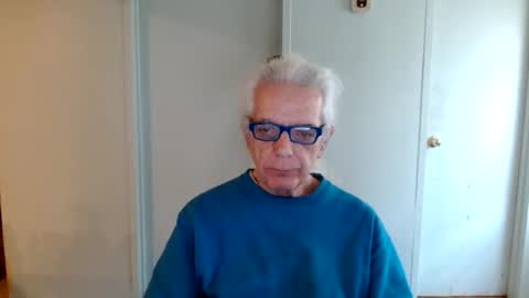 Snapshot of tom112292014 chatting on February 12, 3:49 pm tom112292014 online show from February 12, 3:49 pm