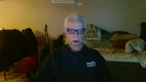 Snapshot of tom112292014 chatting on March 10, 12:15 pm tom112292014 online show from March 10, 12:15 pm