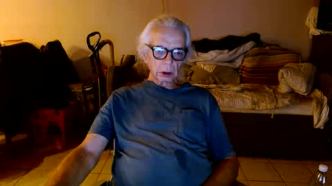 Snapshot of tom112292014 chatting on September 27, 2:05 am tom112292014 online show from September 27, 2:05 am