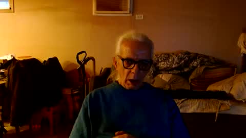 Snapshot of tom112292014 chatting on October 19, 11:33 am tom112292014 online show from October 19, 11:33 am