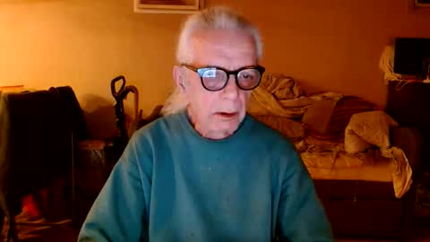 Snapshot of tom112292014 chatting on January 8, 12:46 am tom112292014 online show from January 8, 12:46 am