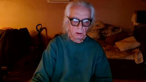 Snapshot of tom112292014 chatting on February 11, 2:16 am tom112292014 online show from February 11, 2:16 am