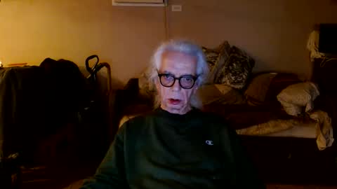 Snapshot of tom112292014 chatting on February 16, 12:40 am tom112292014 online show from February 16, 12:40 am