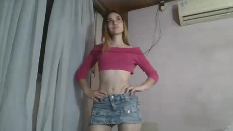 Snapshot of tom316972 chatting on December 10, 12:28 am Flor online show from December 10, 12:28 am