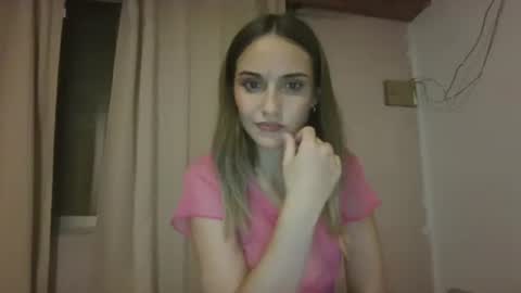 Snapshot of tom316972 chatting on March 1, 12:56 am Flor online show from March 1, 12:56 am