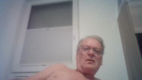 tomsam online show from May 2, 5:34 am