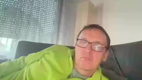 Tom online show from March 12, 5:08 pm