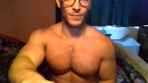 Snapshot of tom90ukx chatting on October 13, 12:38 pm tom90ukx online show from October 13, 12:38 pm
