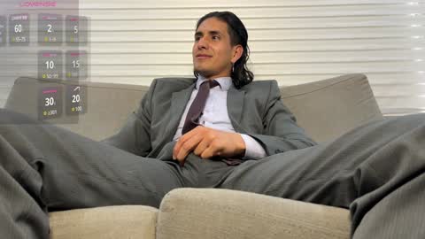 TOM online show from February 5, 7:31 pm