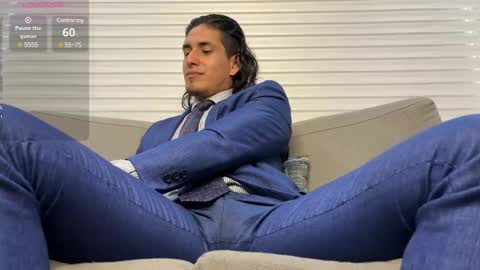 TOM online show from February 12, 8:40 pm