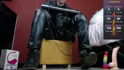 Tom online show from February 1, 1:44 am