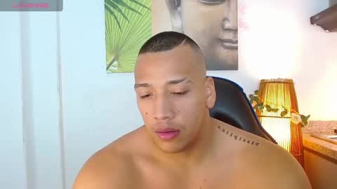 Tom muscle1 online show from January 25, 6:02 pm