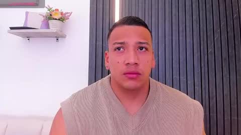 Tom muscle1 online show from September 18, 11:45 am