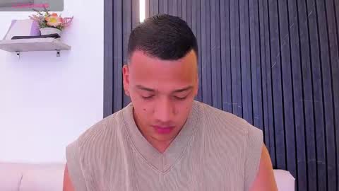 Tom muscle1 online show from September 23, 11:46 am