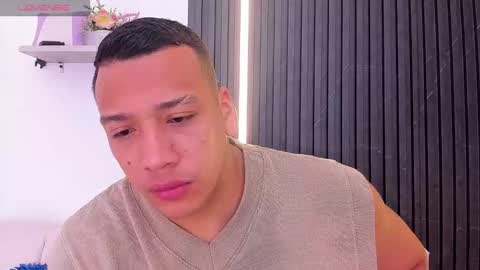 Tom muscle1 online show from October 3, 12:02 pm