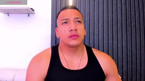 Tom muscle1 online show from October 18, 11:55 am