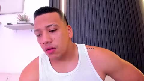 Tom muscle1 online show from November 12, 12:05 pm