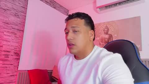 Tom muscle1 online show from February 11, 11:48 am