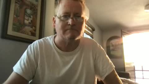 Snapshot of tomascausa chatting on January 3, 4:59 pm Hola online show from January 3, 4:59 pm