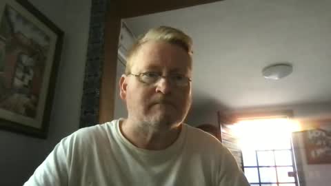 Snapshot of tomascausa chatting on January 7, 3:23 pm Hola online show from January 7, 3:23 pm