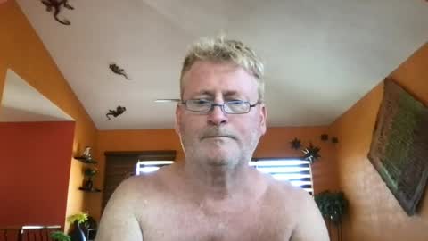 Hola online show from July 6, 11:18 pm