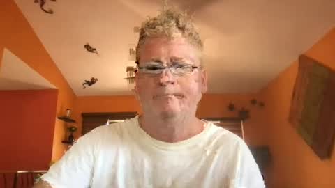 Hola online show from August 1, 6:07 pm