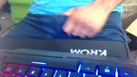 Snapshot of tomasturbador121 chatting on July 21, 10:23 pm tomasturbador121 online show from July 21, 10:23 pm