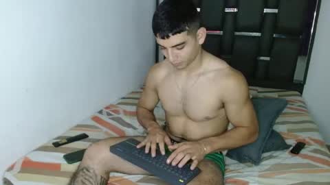 tomaz_18 online show from April 28, 2:10 am