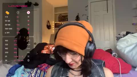 Snapshot of tomboy_titties chatting on October 14, 11:05 pm tomboy_titties online show from October 14, 11:05 pm
