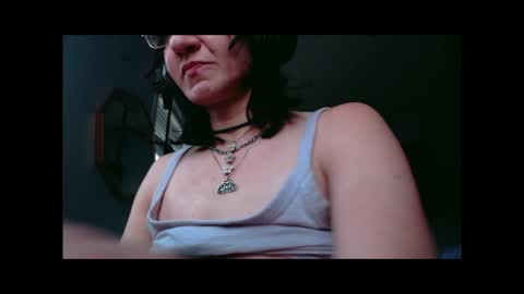 Snapshot of tomboy_titties chatting on October 27, 11:31 pm tomboy_titties online show from October 27, 11:31 pm