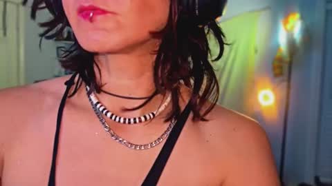 tomboy_titties online show from June 17, 3:20 am