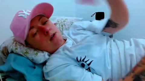 Blue online show from February 4, 9:20 pm