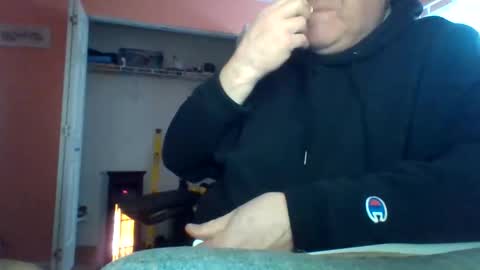 Snapshot of tomcat4848 chatting on January 7, 7:27 pm tomcat4848 online show from January 7, 7:27 pm