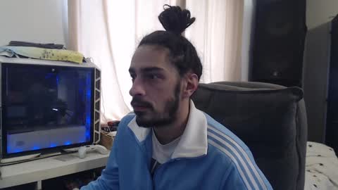 Snapshot of tomentomo chatting on December 18, 10:40 am Tont online show from December 18, 10:40 am