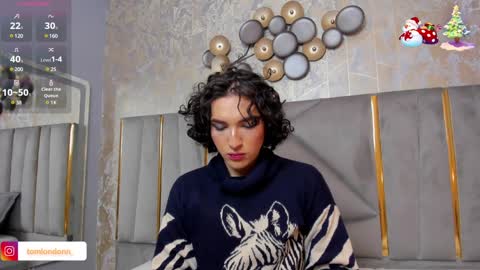 Snapshot of tomlondon_ chatting on January 12, 12:01 pm online show from January 12, 12:01 pm