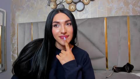 Snapshot of tomlondon_ chatting on January 16, 5:55 pm online show from January 16, 5:55 pm