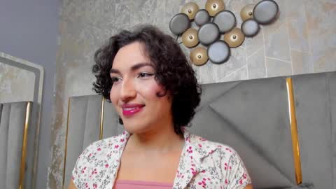 Snapshot of tomlondon_ chatting on January 19, 11:45 am online show from January 19, 11:45 am