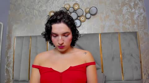 Snapshot of tomlondon_ chatting on February 6, 11:43 am online show from February 6, 11:43 am