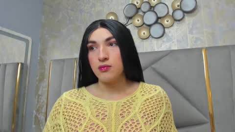 Snapshot of tomlondon_ chatting on February 7, 11:45 am online show from February 7, 11:45 am